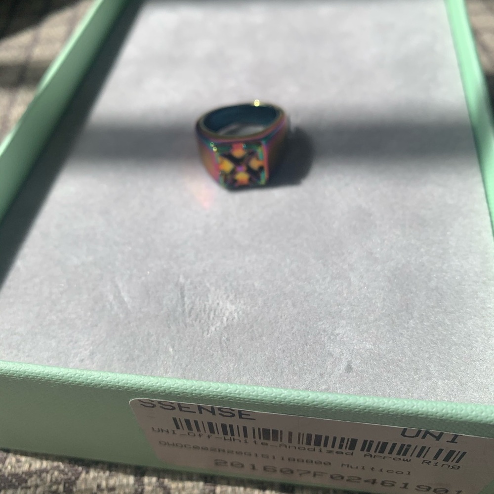 Off white ring - Picture 4 of 4